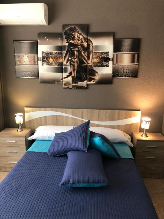 Hostal Dona Maria Valdemoro Bagian luar foto