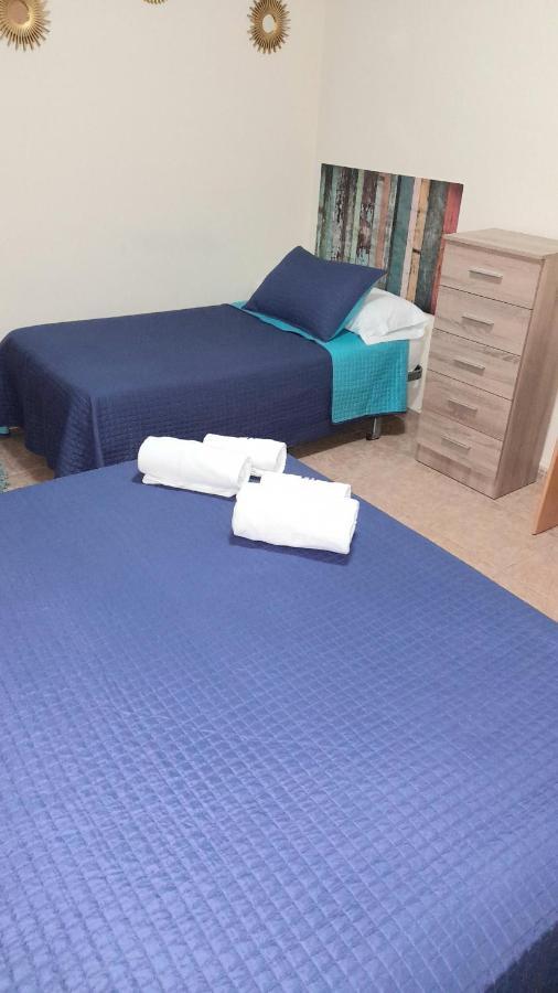 Hostal Dona Maria Valdemoro Bagian luar foto