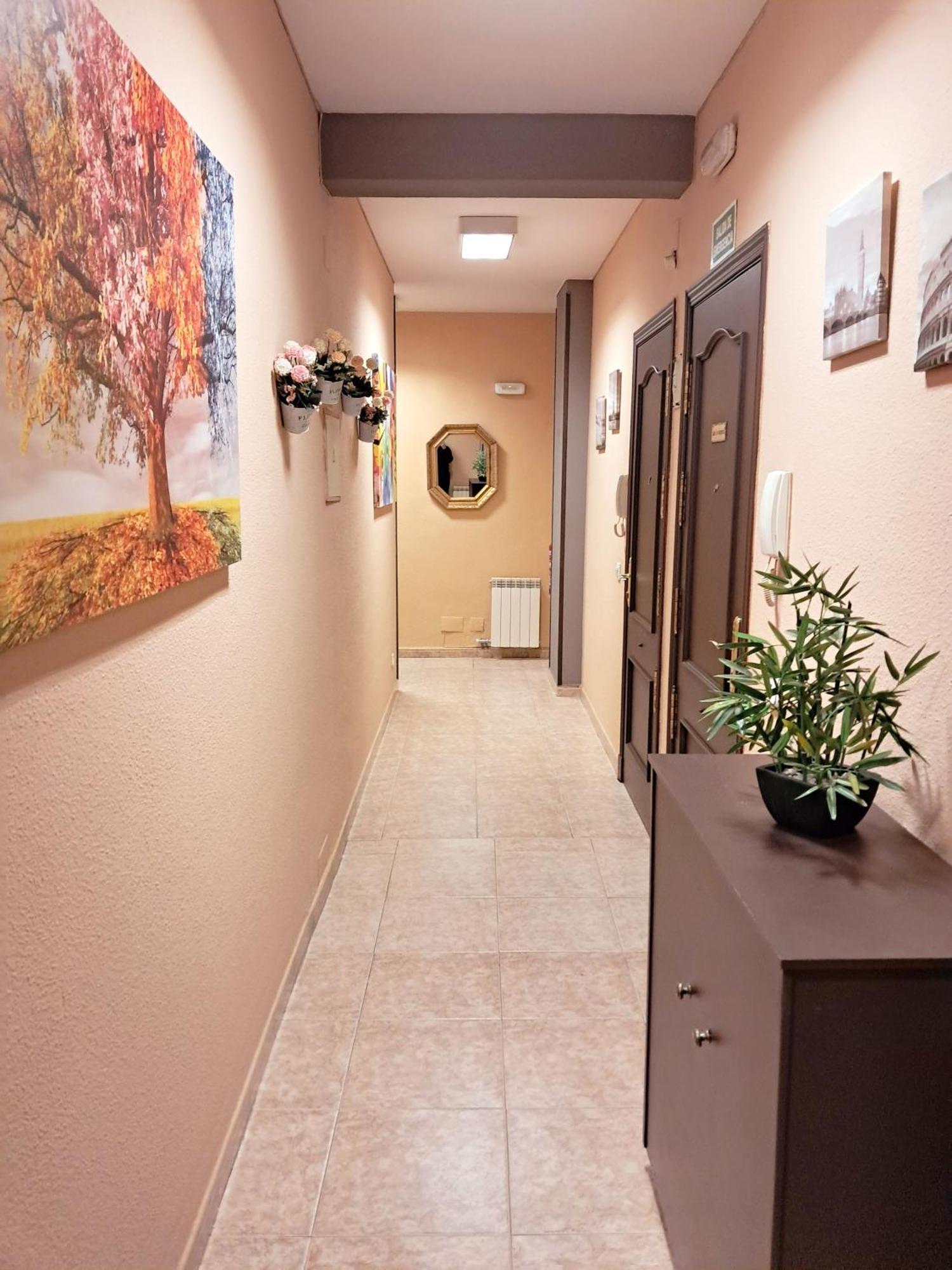 Hostal Dona Maria Valdemoro Bagian luar foto